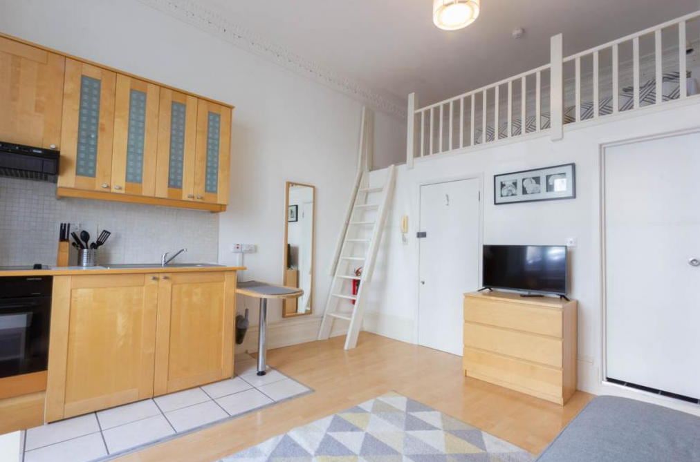 Studio flat for rent