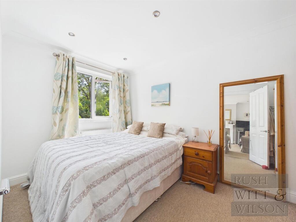 Apartment in Tonbridge - More