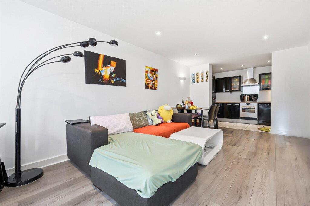 Apartment in London - View 3