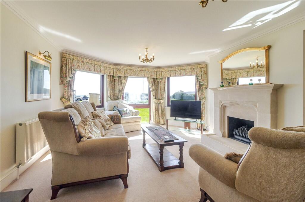 House in Milford on Sea, Milford-on-Sea - More