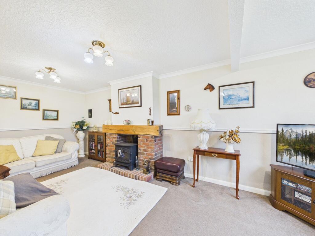 Glebe Close, Holmewood, S42 photo 4