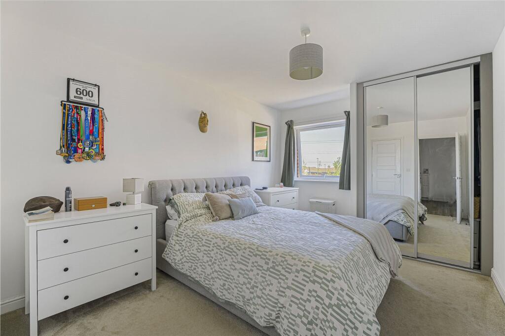 Apartment in Dartford, Ebbsfleet Green, Ebbsfleet Valley - View 5