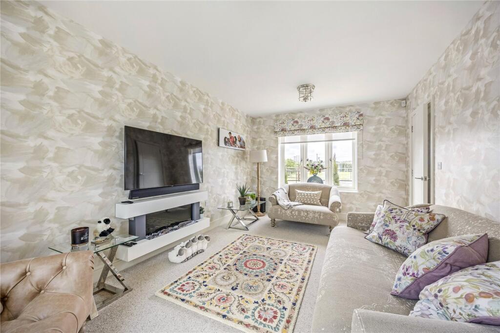House in Worcester - View 4