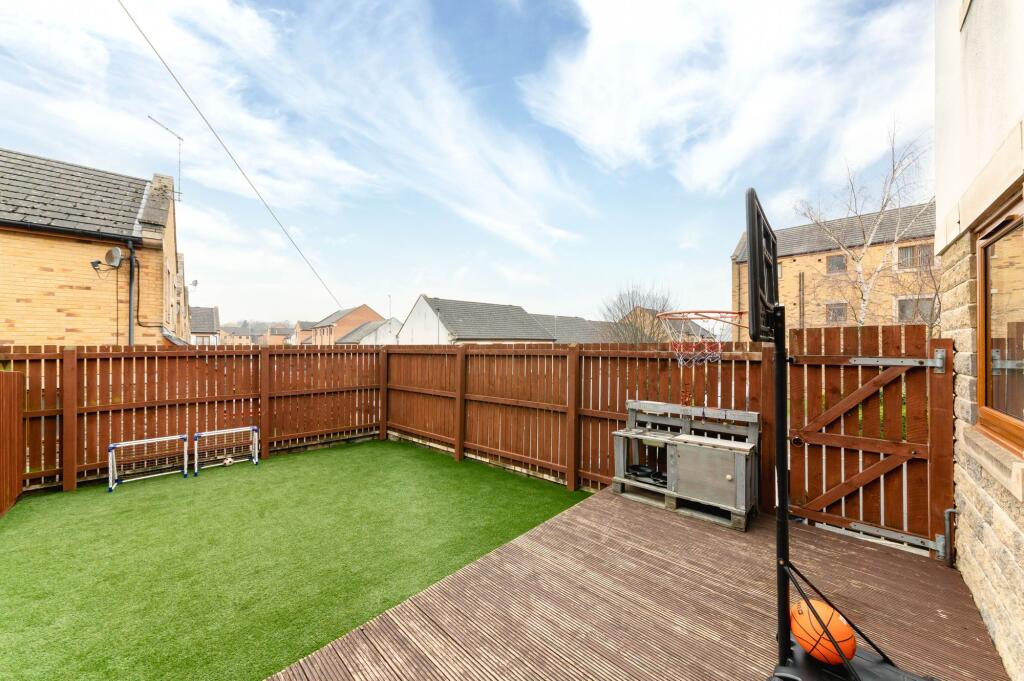 Greenlea Court, Huddersfield, HD5 photo 4