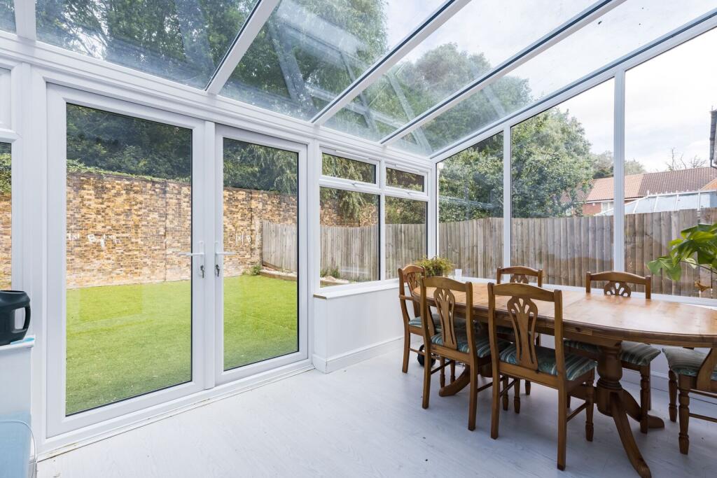 House in London - View 2