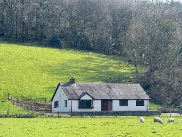 Main image of property: Ffordd Pennant, Eglwysbach, Colwyn Bay