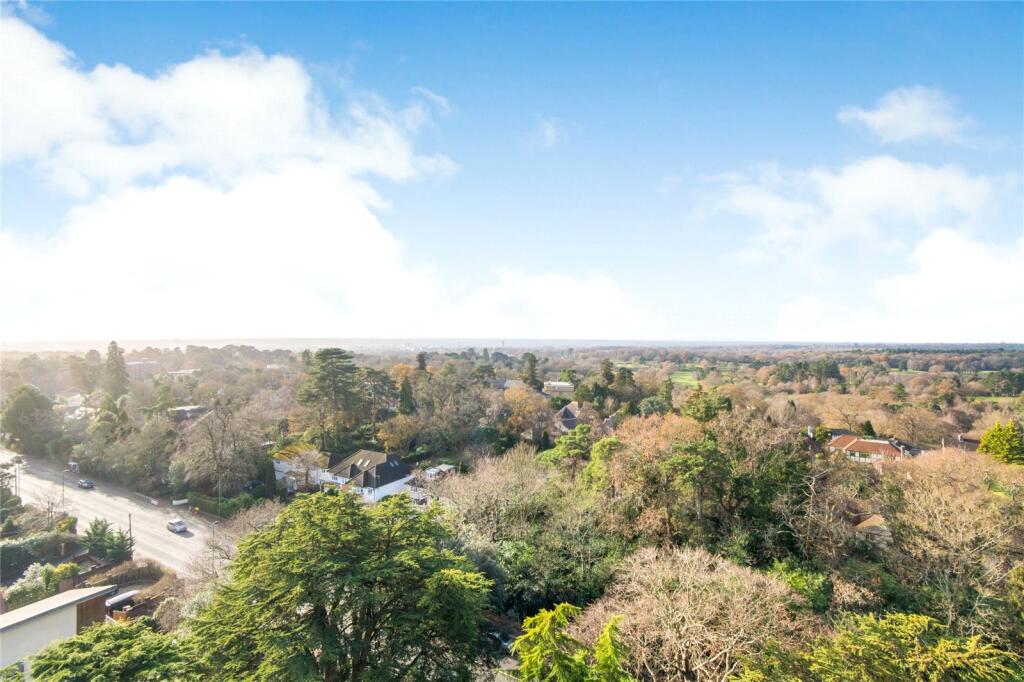 3-bed flat on Brampton Tower, Bassett Avenue, Southampton, Hampshire, SO16, £180,000