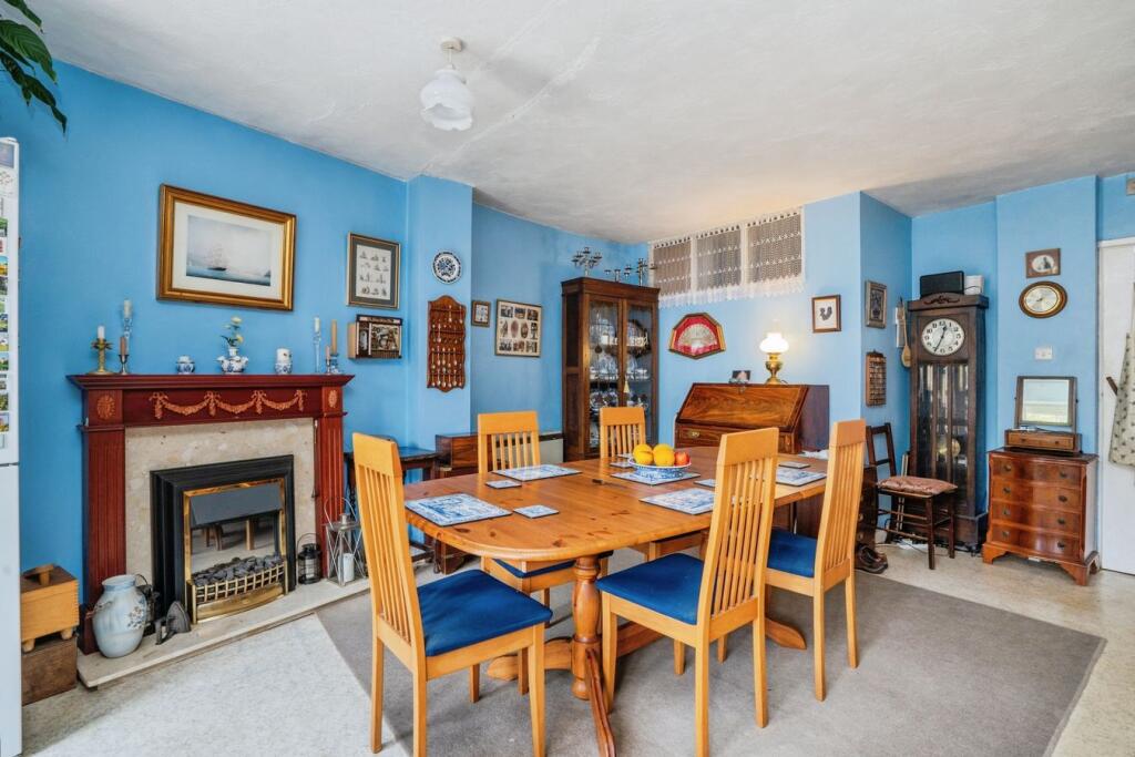 House in Portsmouth - View 5