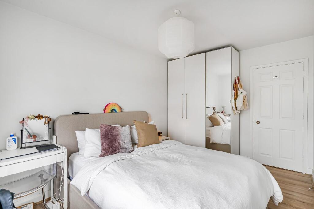 Apartment in London - More