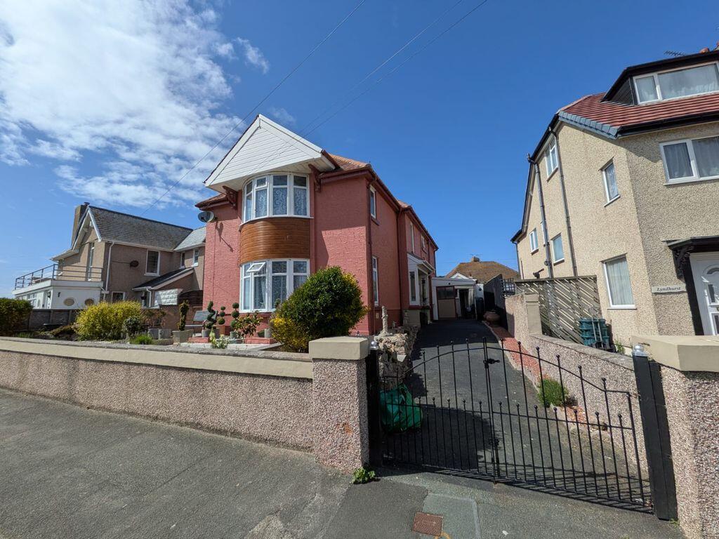3-bed detached on Herkomer Crescent, West Shore , £349,950