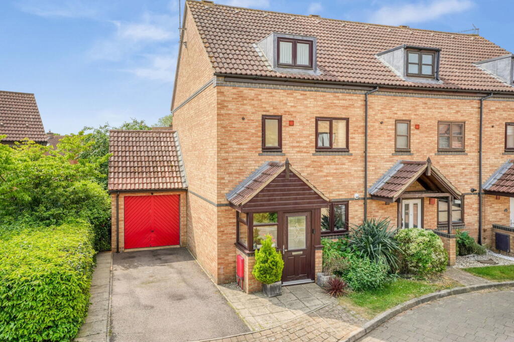 Main image of property: Gainsborough Close, Grange Farm, Milton Keynes, MK8 0NA