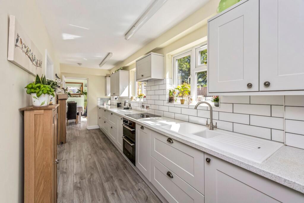 House in Horsham, Rudgwick - View 2