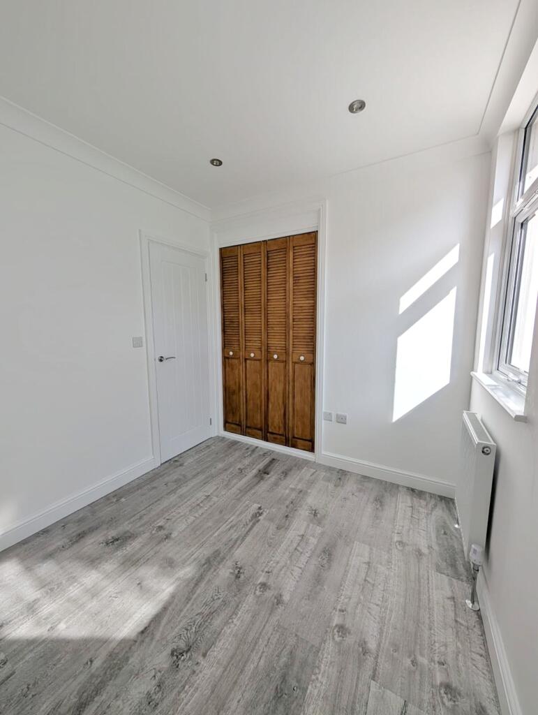 Apartment in Cardiff, Grangetown - View 4