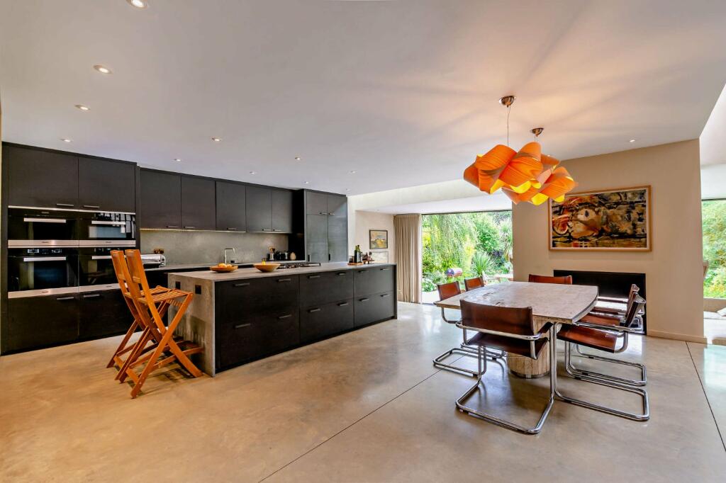 Wallands Crescent, Lewes, East Sussex photo 2