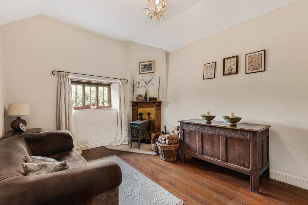House in Taunton, Lower Henlade, Ruishton - More