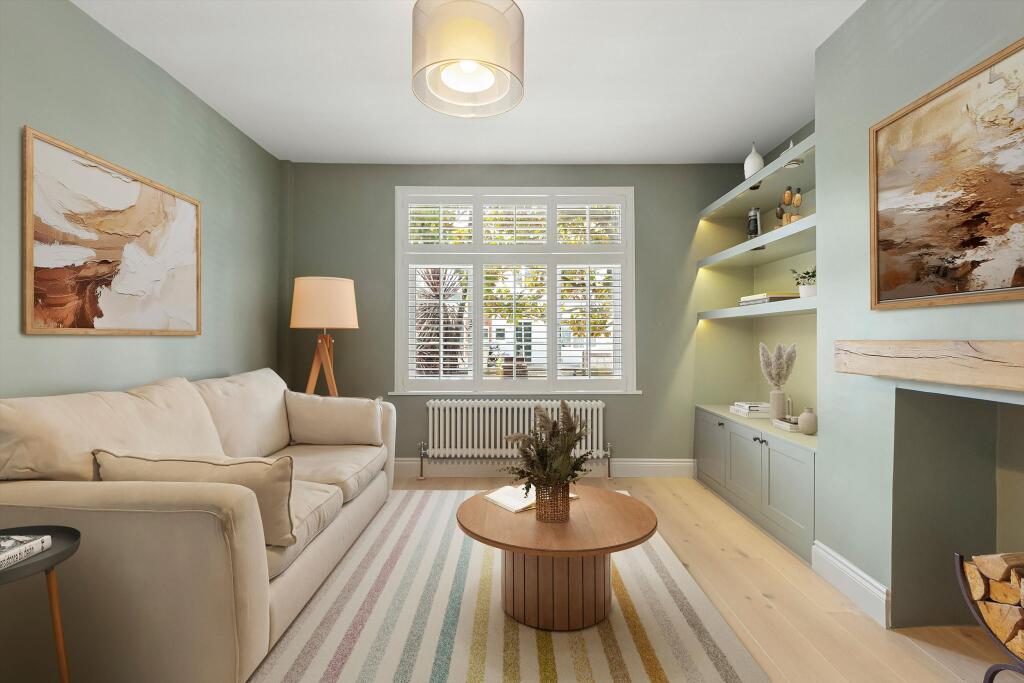 House in London, Summerstown - More