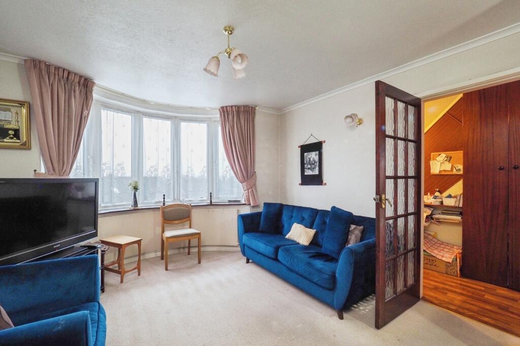 House in Broxtowe, Nottinghamshire - More