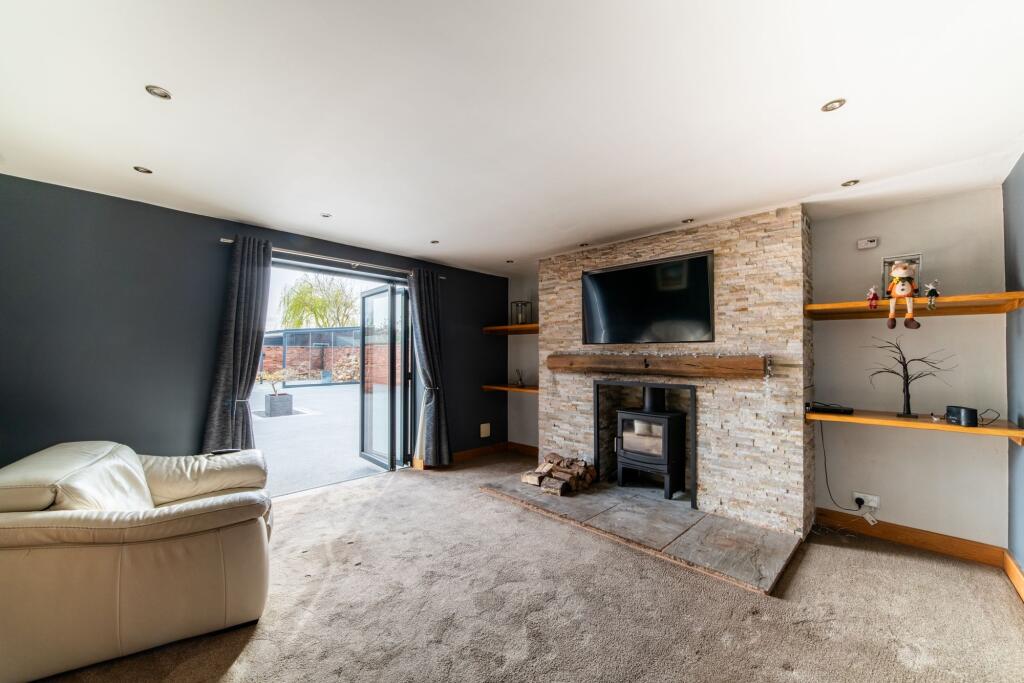 House in Sefton, Liverpool City Region - View 4