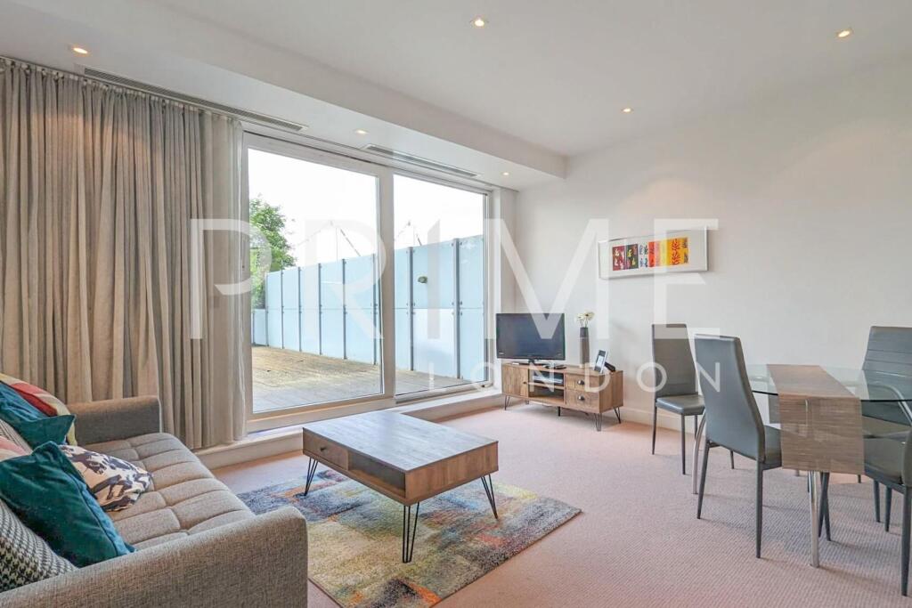 2-bed flat on Centurion Building, Chelsea Bridge Wharf, London, £799,950