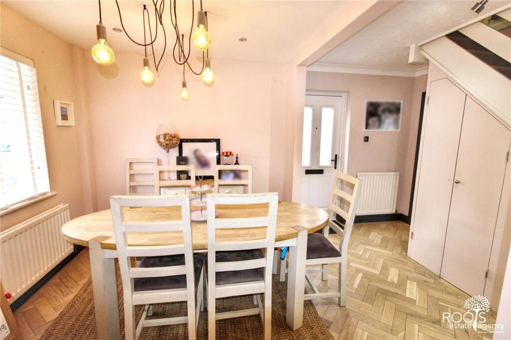 Denton Close, Thatcham, Berkshire, RG19 photo 5