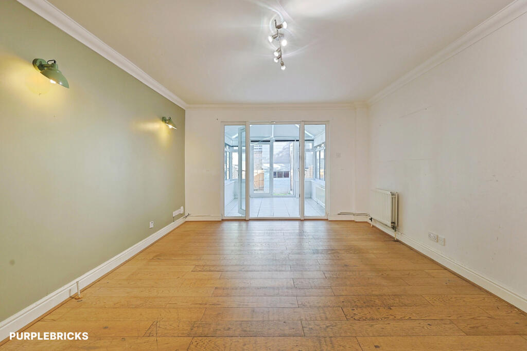 House in London - View 2