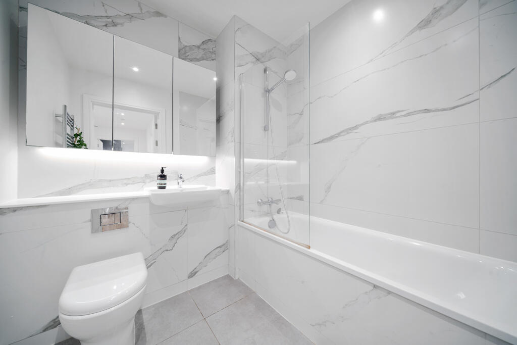 Apartment in London - View 5