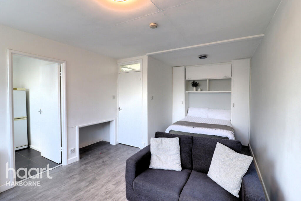 Apartment in Birmingham, West Midlands - View 4