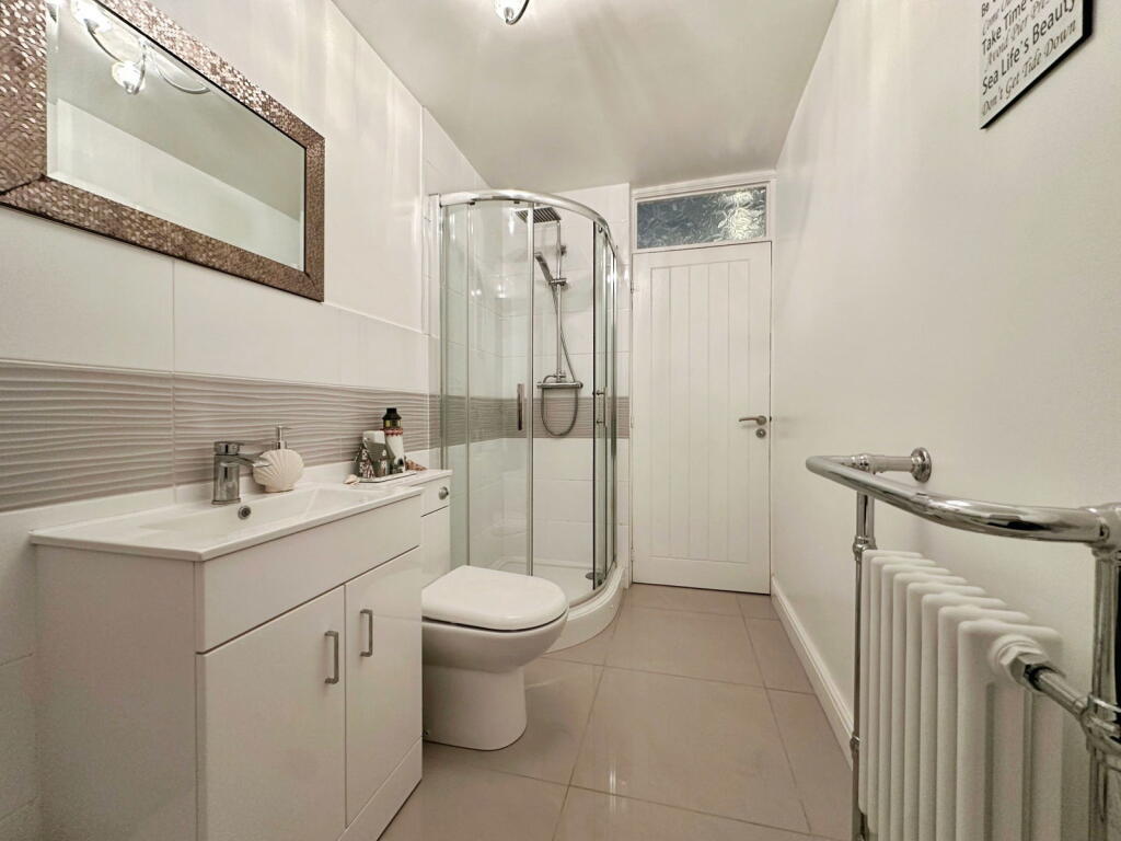 House in South Staffordshire, Wombourne - View 5