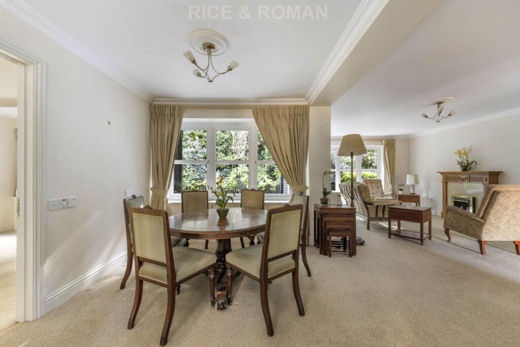 House in Surrey Heath, Surrey - View 3