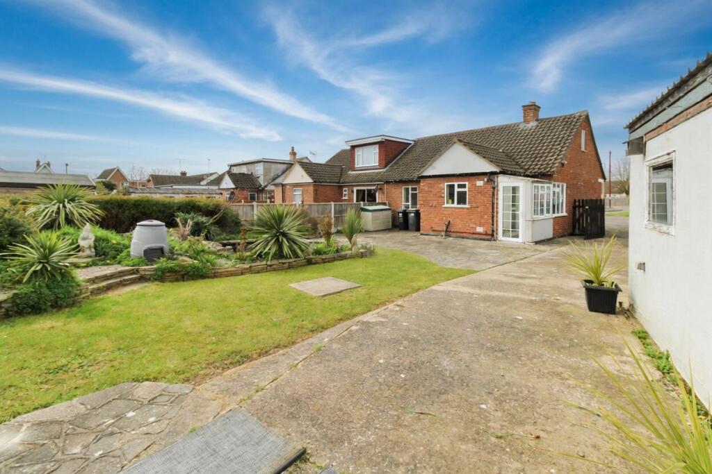 Main image of property: Nutcombe Crescent, Rochford