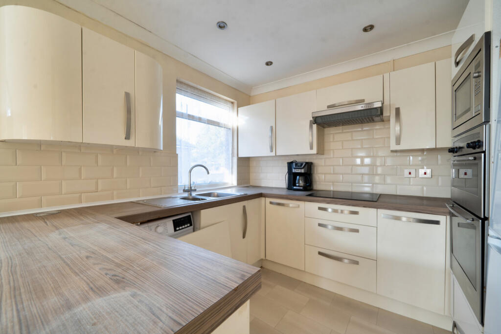 Apartment in High Wycombe, Sands - View 4