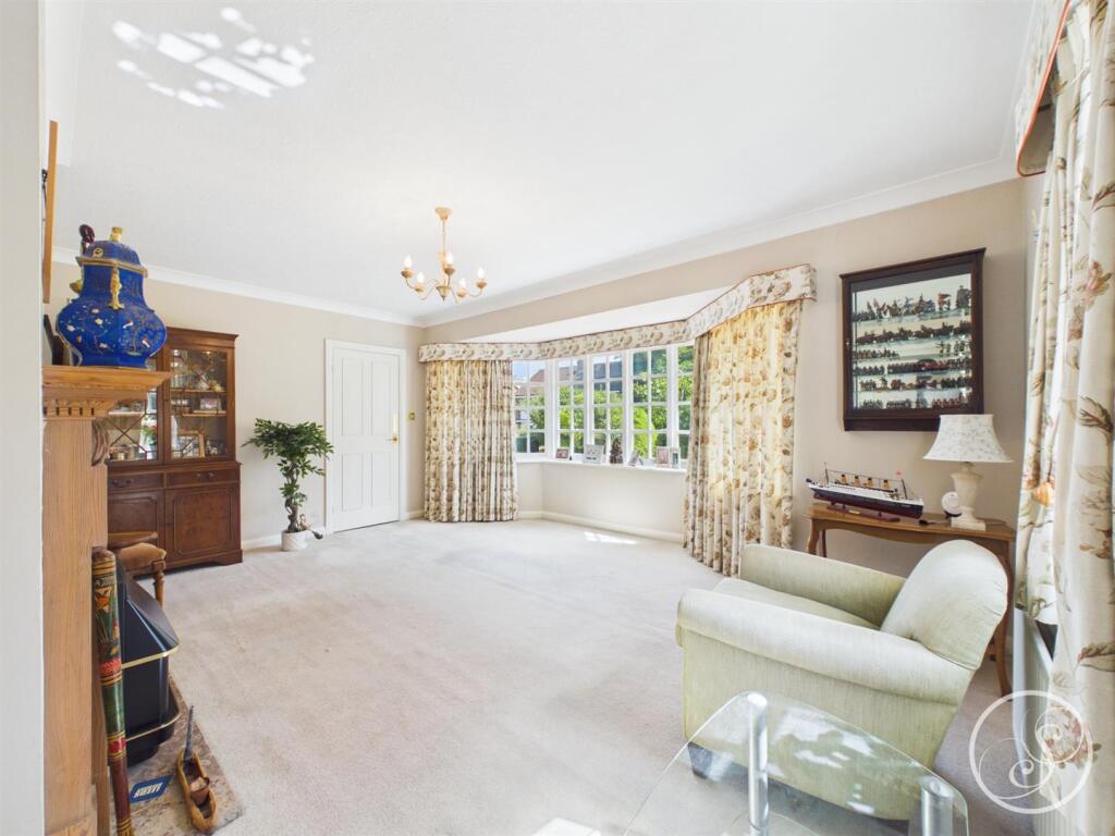 House in Leeds, Shadwell - View 4