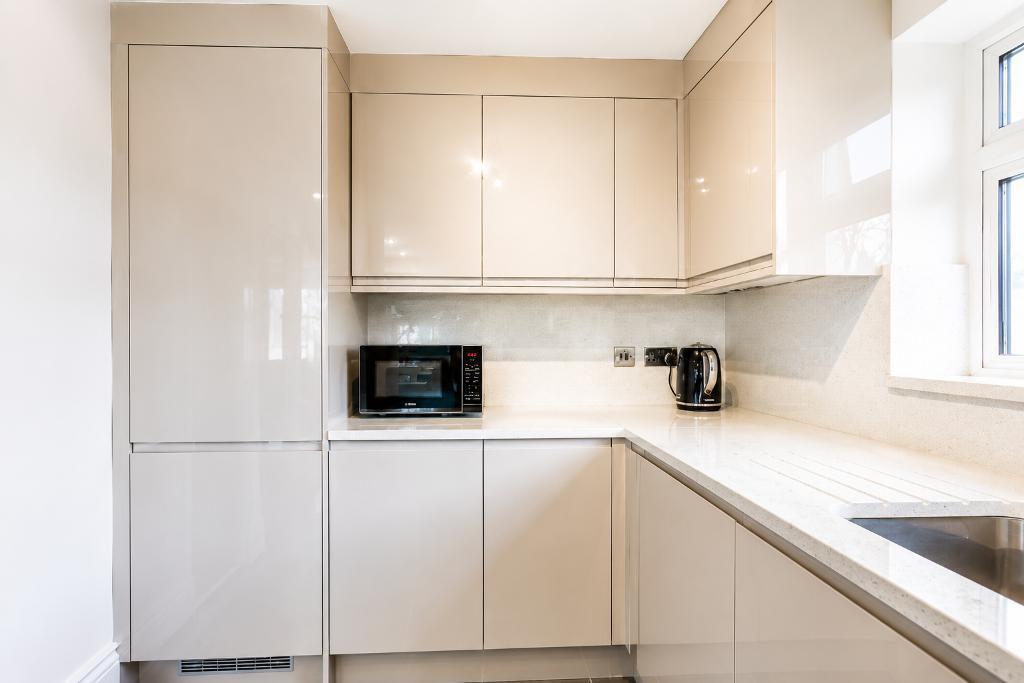 Main image of property: New Brent Street, London, NW4 2DJ