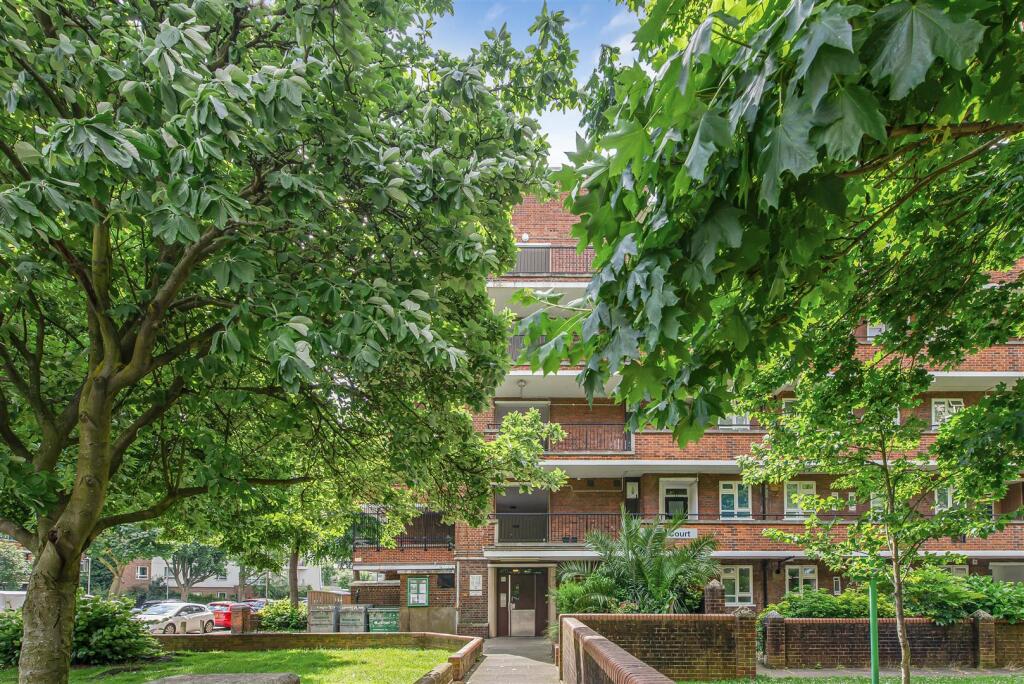 Apartment in London - More