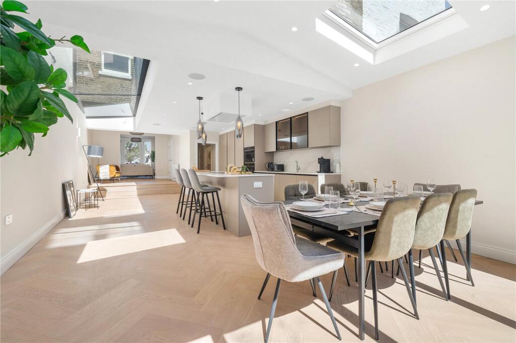 Main image of property: East Dulwich Grove, London, SE22