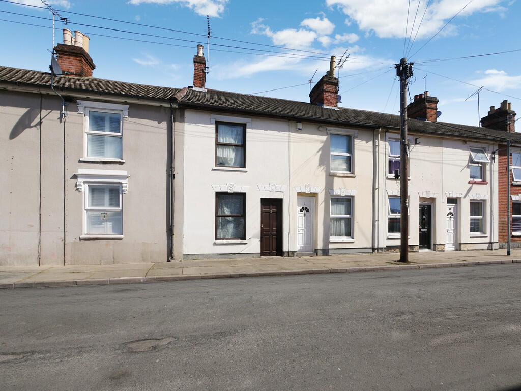 2-bed terraced on Ipswich, Suffolk, £150,000