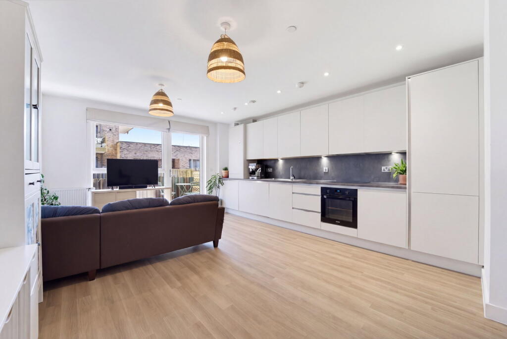 Apartment in Twickenham - View 2