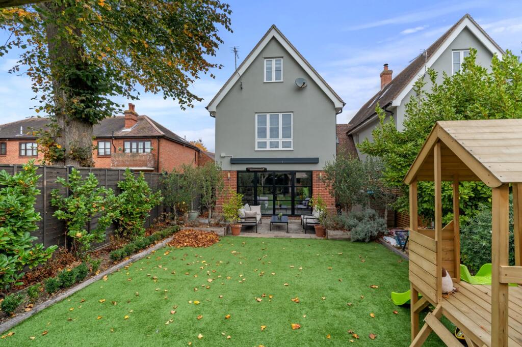 Main image of property: Lexden Road, Lexden, Colchester, Essex, CO3