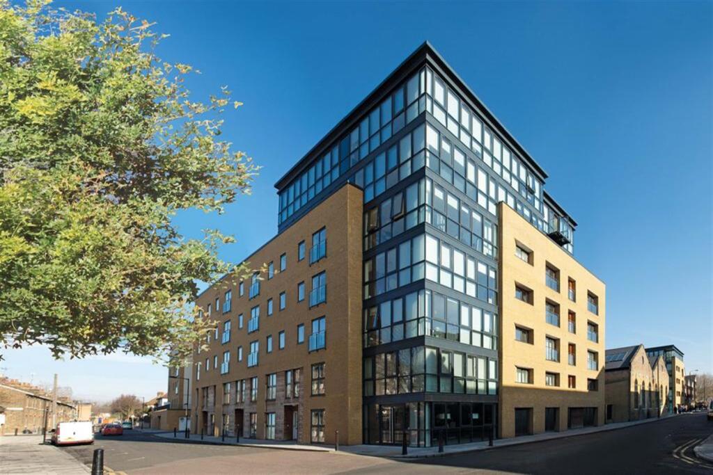 Main image of property: Forge Square, E14