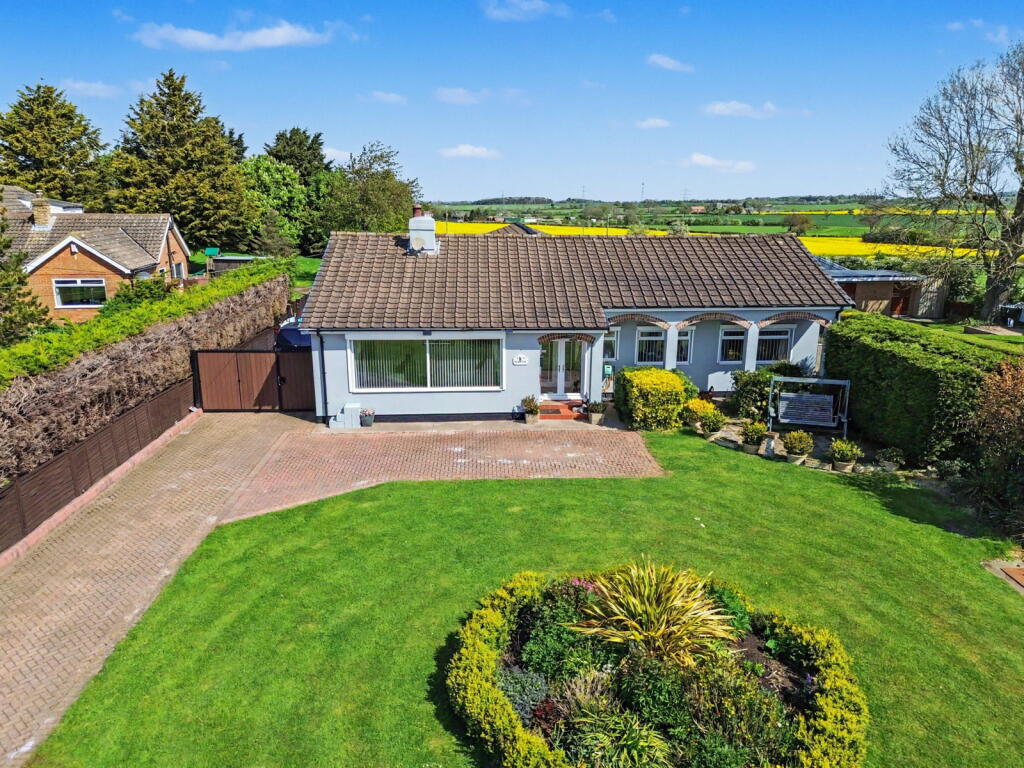 Main image of property: Fairwinds, Seamer