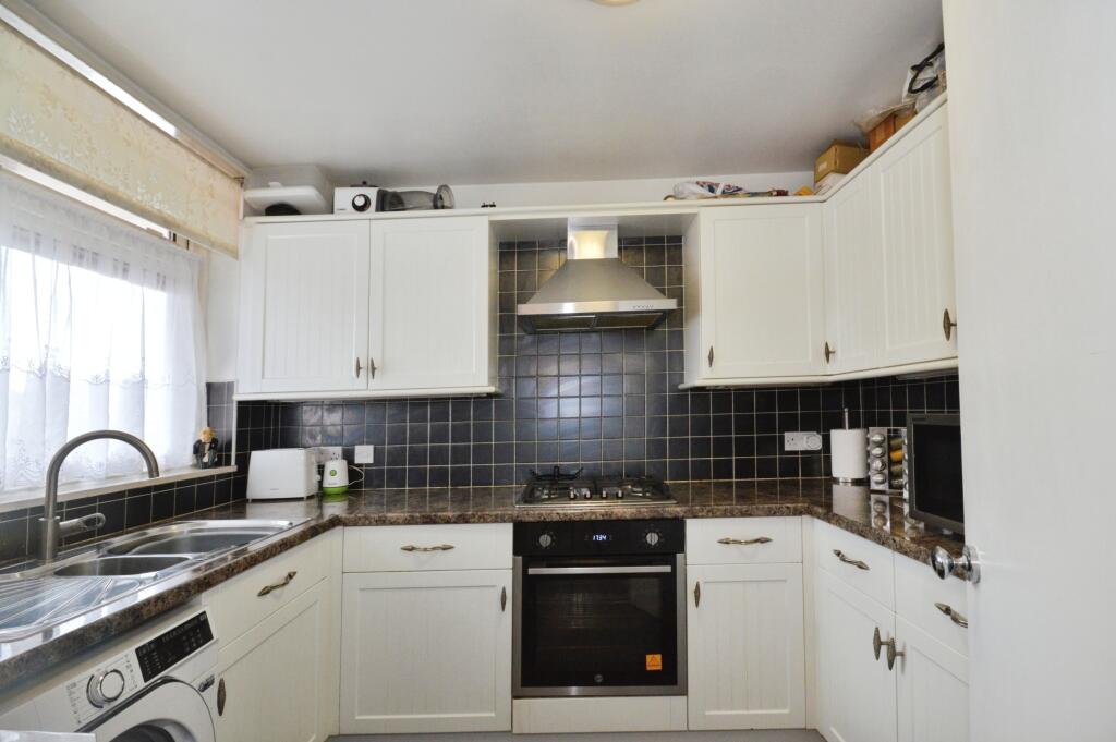 Apartment in Romford, Goodmayes, Chadwell Heath - View 2