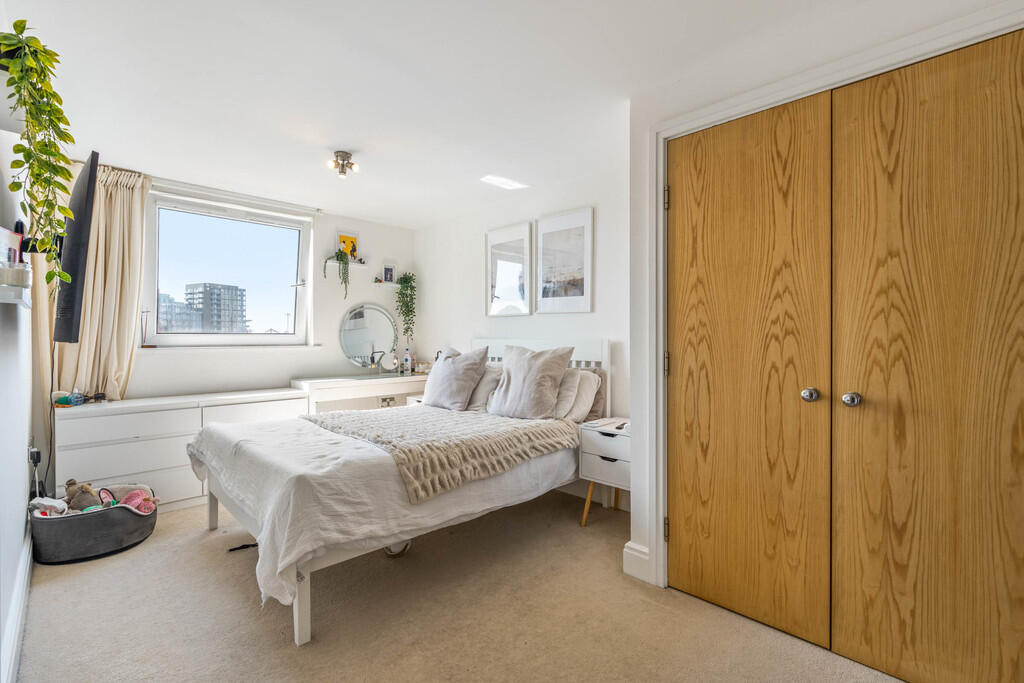 Apartment in London - More