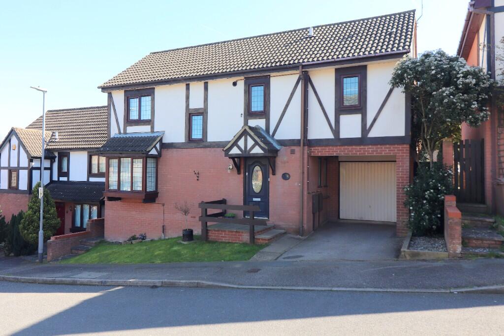Main image of property: Ennismore Green, Wigmore, Luton, LU2 8UP