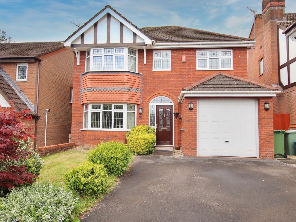 Main image of property: Clos Brenin, Brynsadler, Pontyclun, CF72 9GA