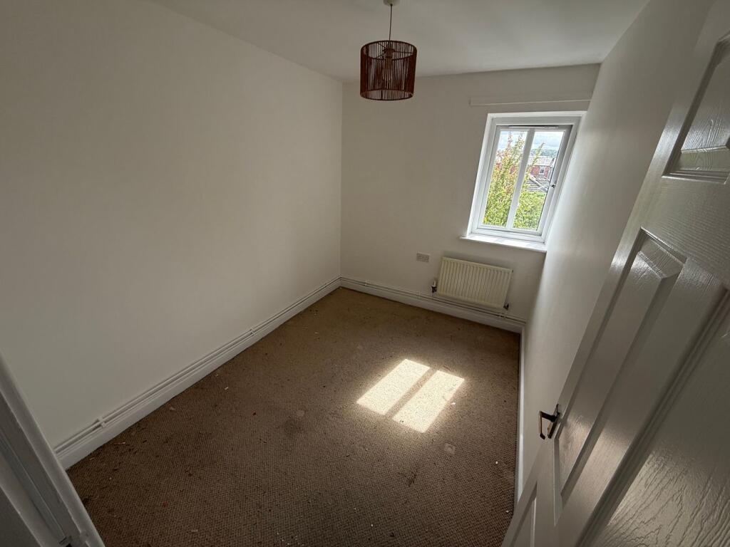 Apartment in Bury, Greater Manchester - View 5
