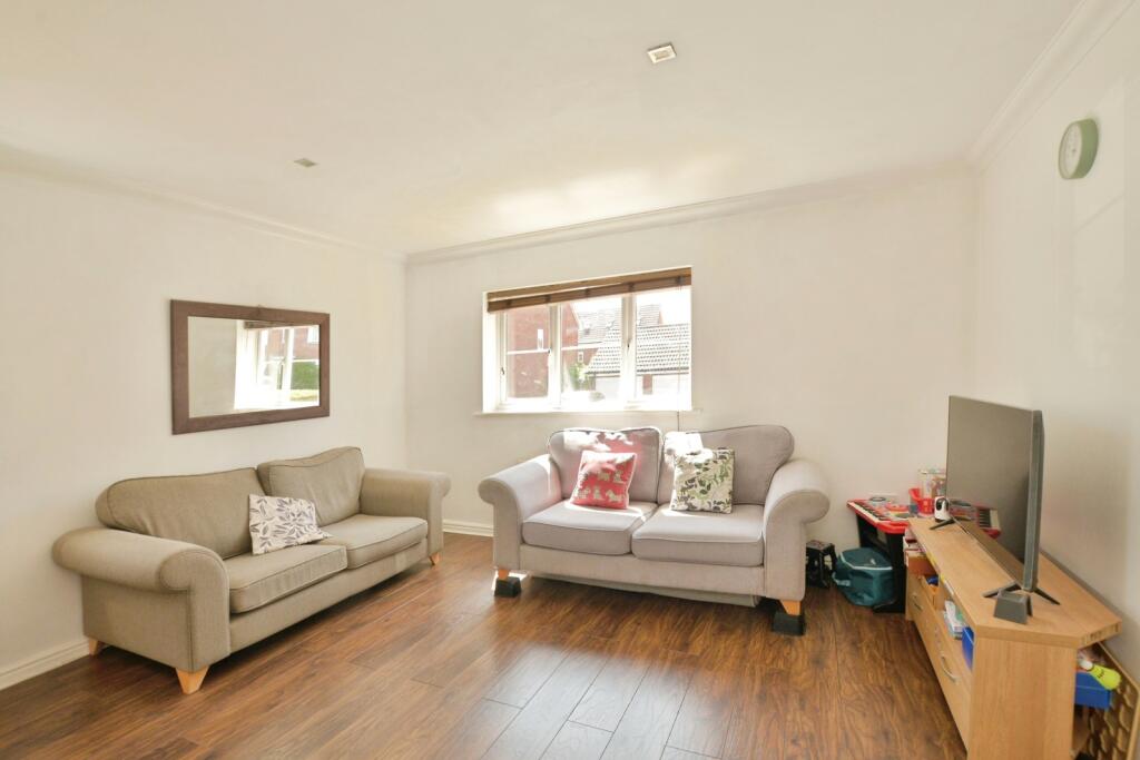 Apartment in Tonbridge - View 2