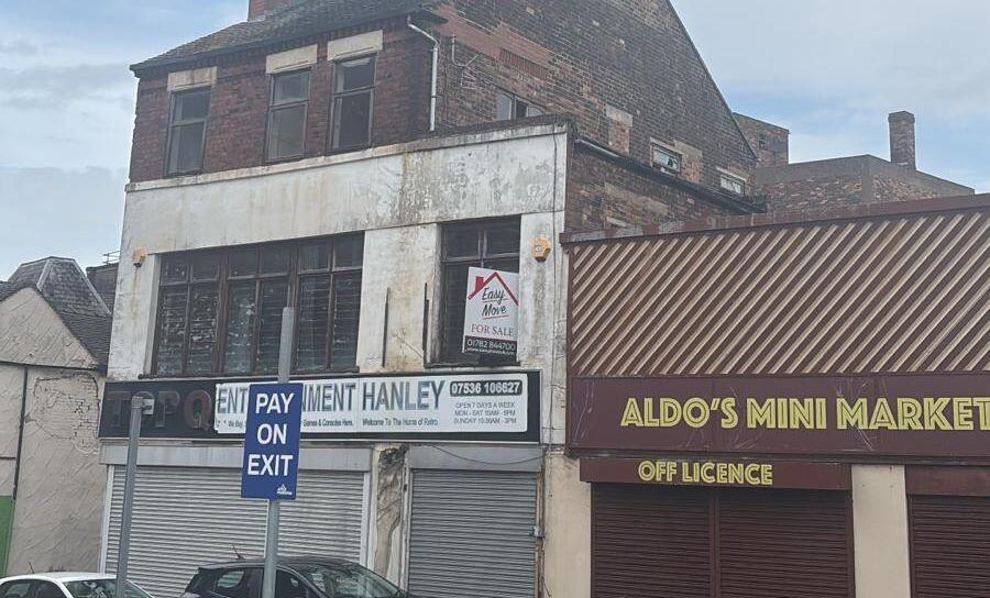 Main image of property: 15 Huntbach Street, Stoke-On-Trent, Staffordshire, ST1 2BN