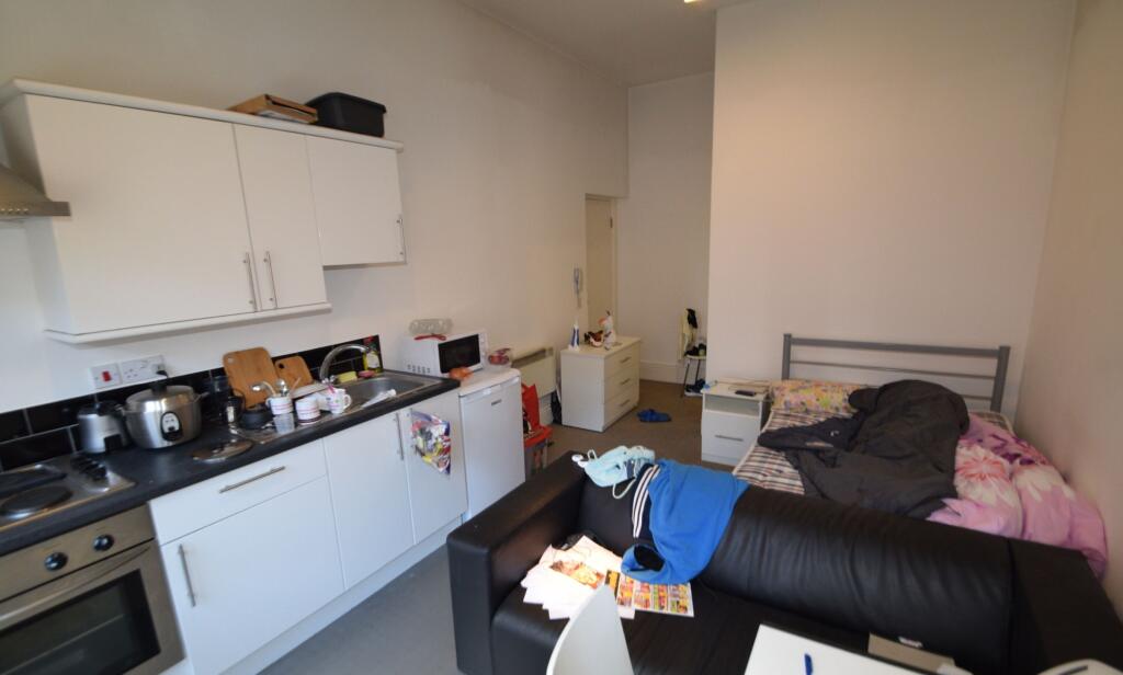 Studio flat for rent