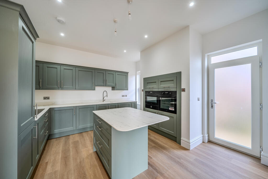 House in Swindon - View 5