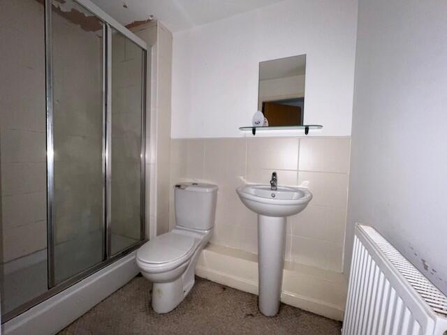 Apartment 5, Parkgate Court, Wilderspool Causeway, Warrington, Cheshire WA4 6LA photo 5